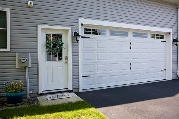 24/7 Emergency Garage Door Panel Replacement experts in Canyon Day, AZ